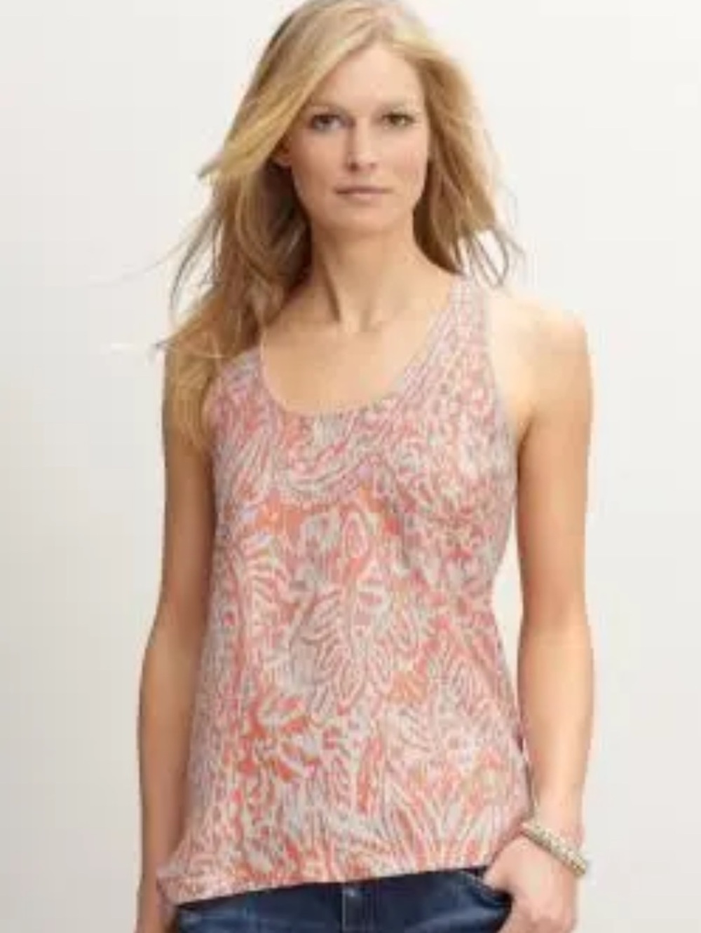 Banana Republic Flowy
Tangerine paisley silk racerback scoop neck tank top